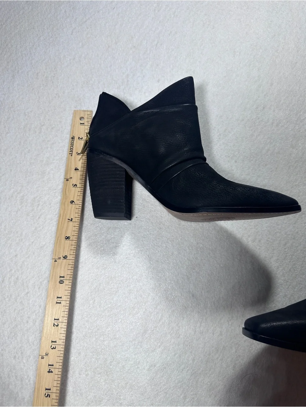 New in box Vince Camuto Black Pointed Toe with Stacked Heel Ainsley size 9.5